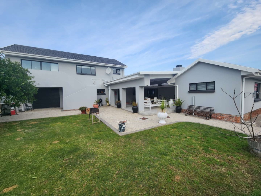 5 Bedroom Property for Sale in Fraaiuitsig Western Cape